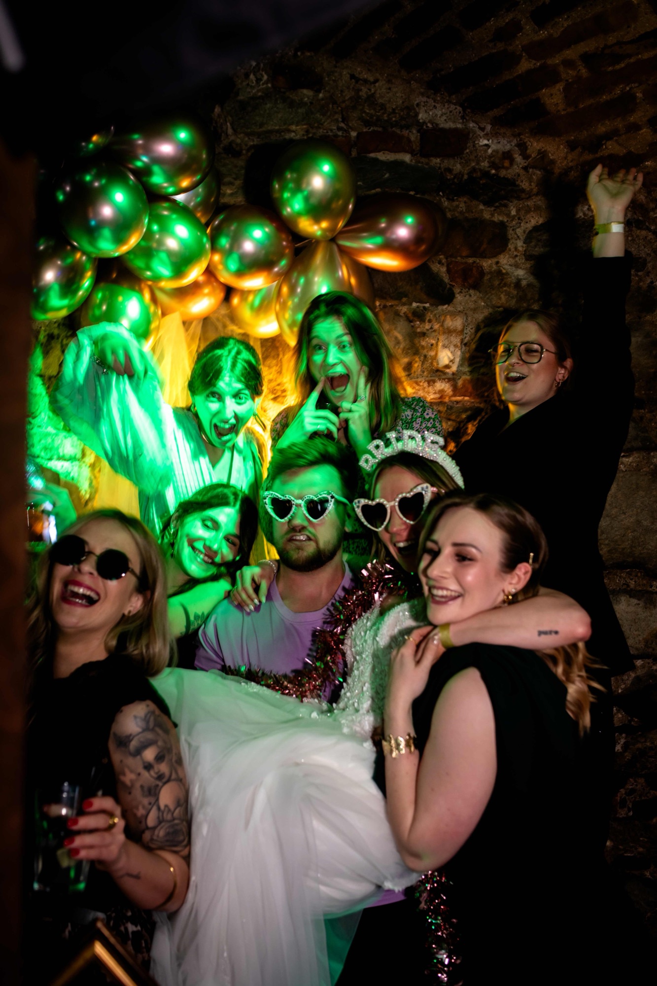 Fotobox Party - Gäste haben Spaß und Spaß mit Props
